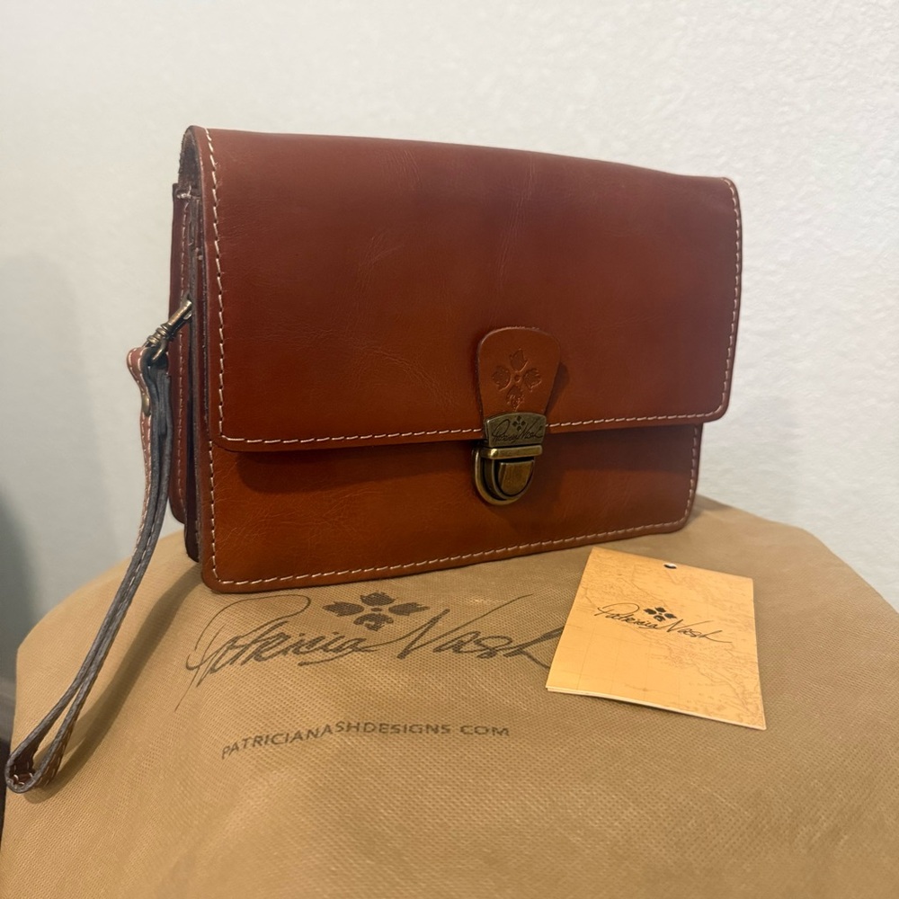 Patricia Nash Tan Lanza Crossbody Organizer